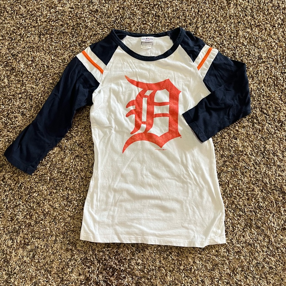 3/4 length T-shirt